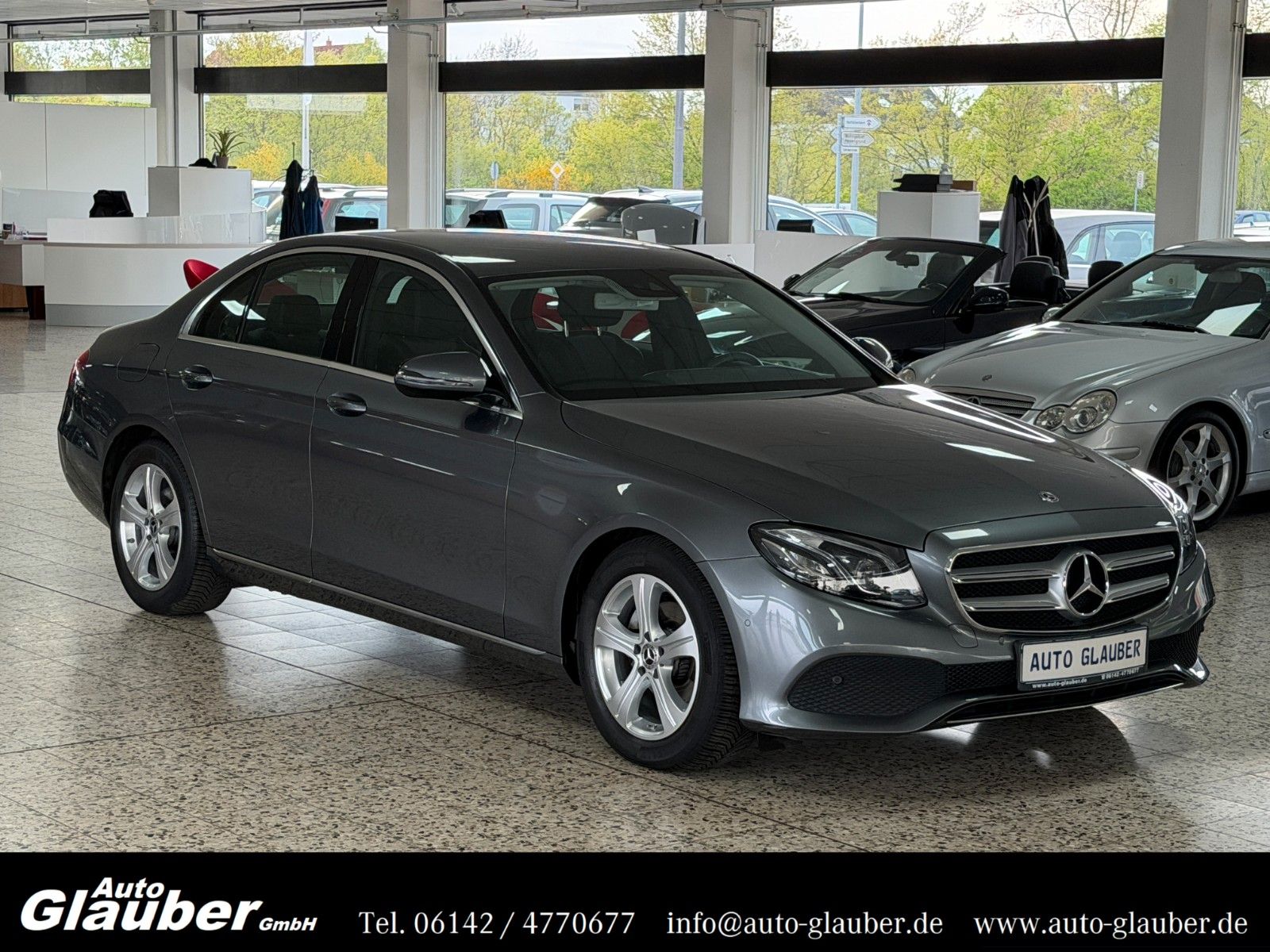 MERCEDES-BENZ E 220 d Avantgarde/LED/Navi/Kamera/Teilleder/SHZ