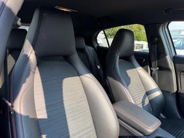 2014 Mercedes-BENZ GLA 缩略图 13