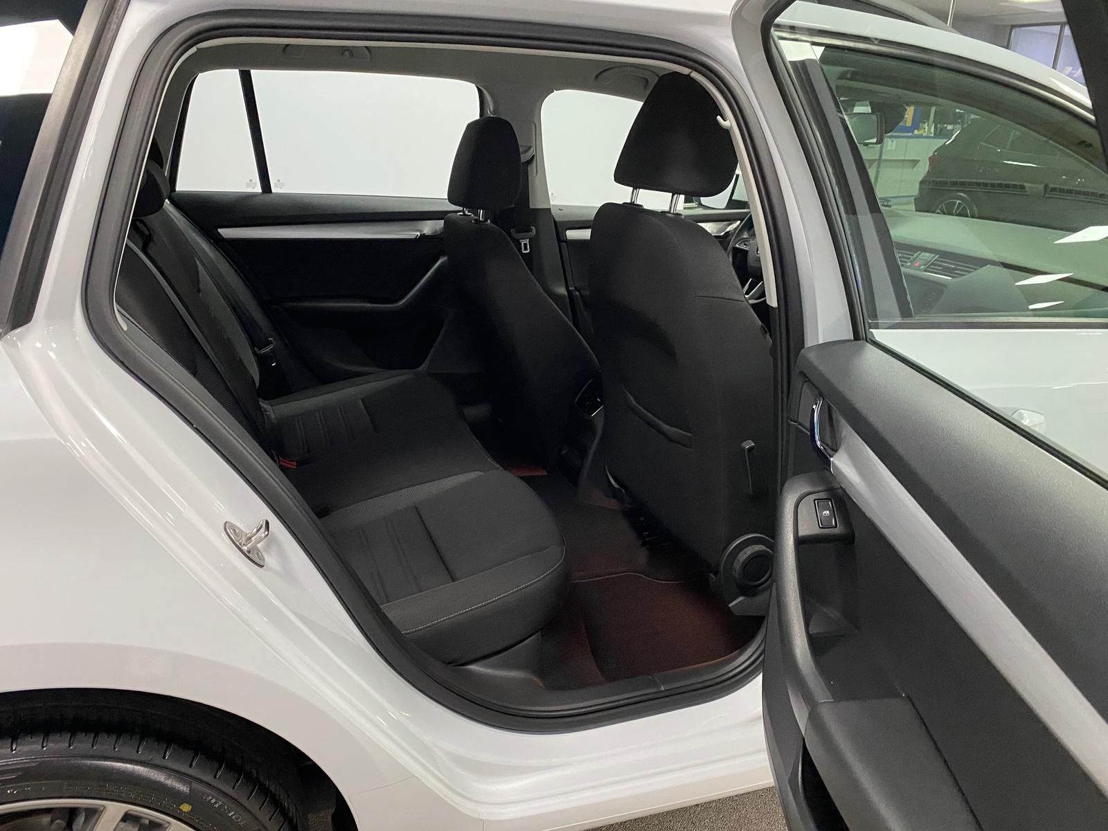Fahrzeugabbildung SKODA Octavia Ambition 1.5 TSI APP+KLIMA+PDC+SITZHEIZ+