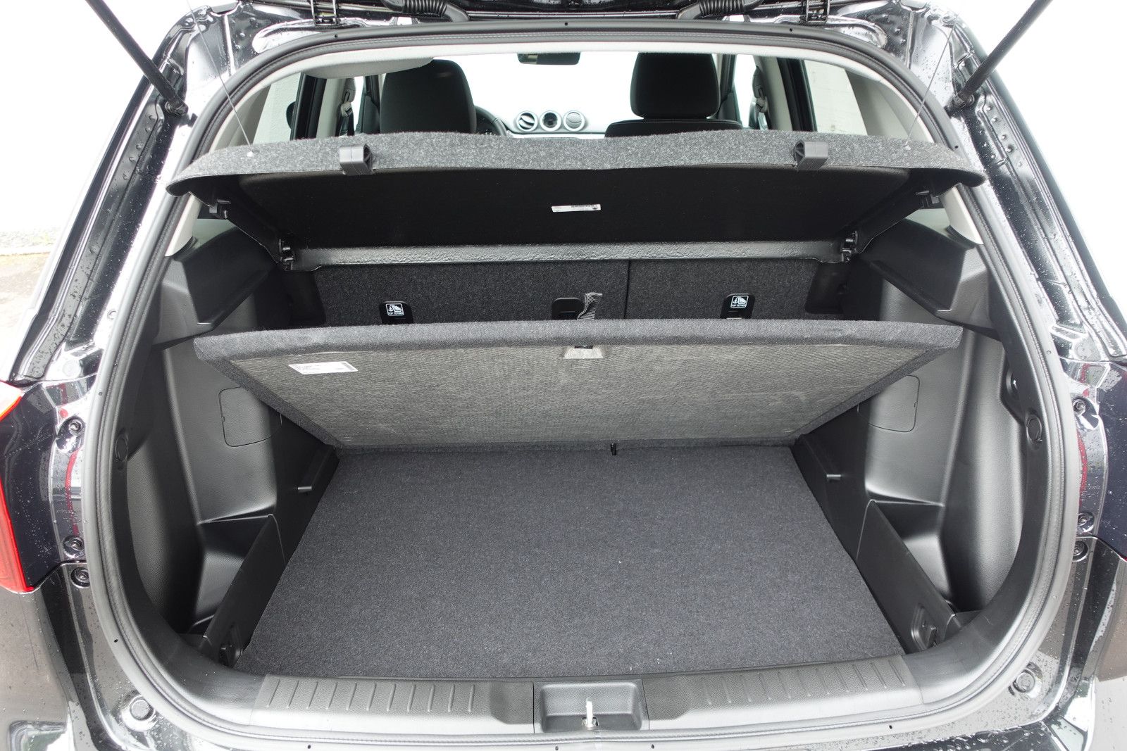 Fahrzeugabbildung Suzuki Vitara 1.4Hybrid Comfort AHK,Navi,SHZ,PD,Kamera