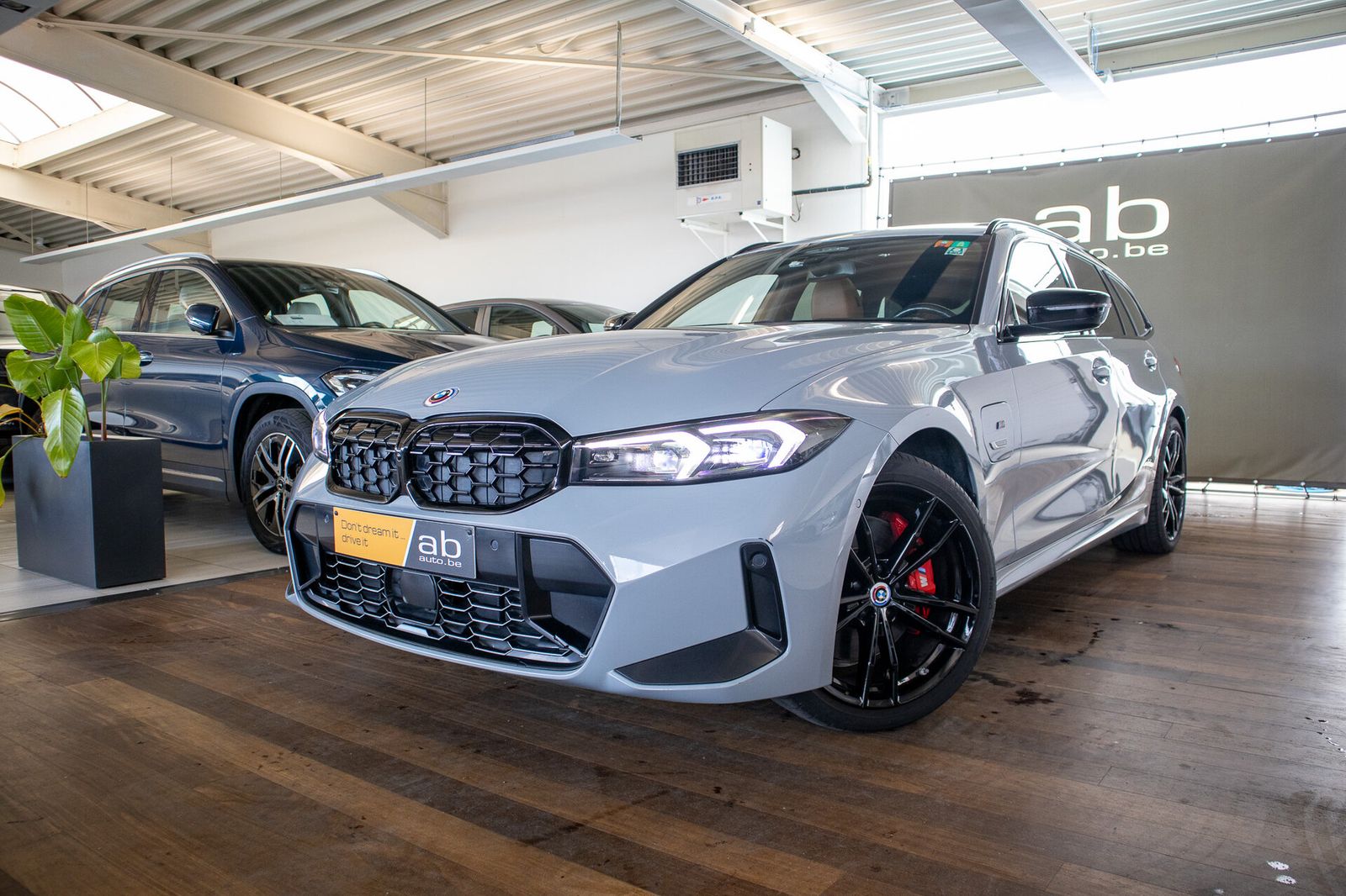 BMW 330 M SPORT PRO, PANORAMADAK, HARMAN KARDON