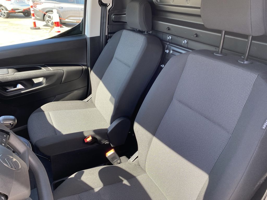 Fahrzeugabbildung Citroën Berlingo 1.5 Diesel 130 XL *Nav*Cam*TWA*360*Verk