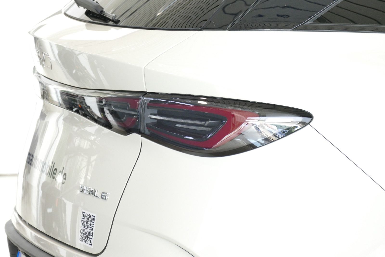 BYD SEAL 6