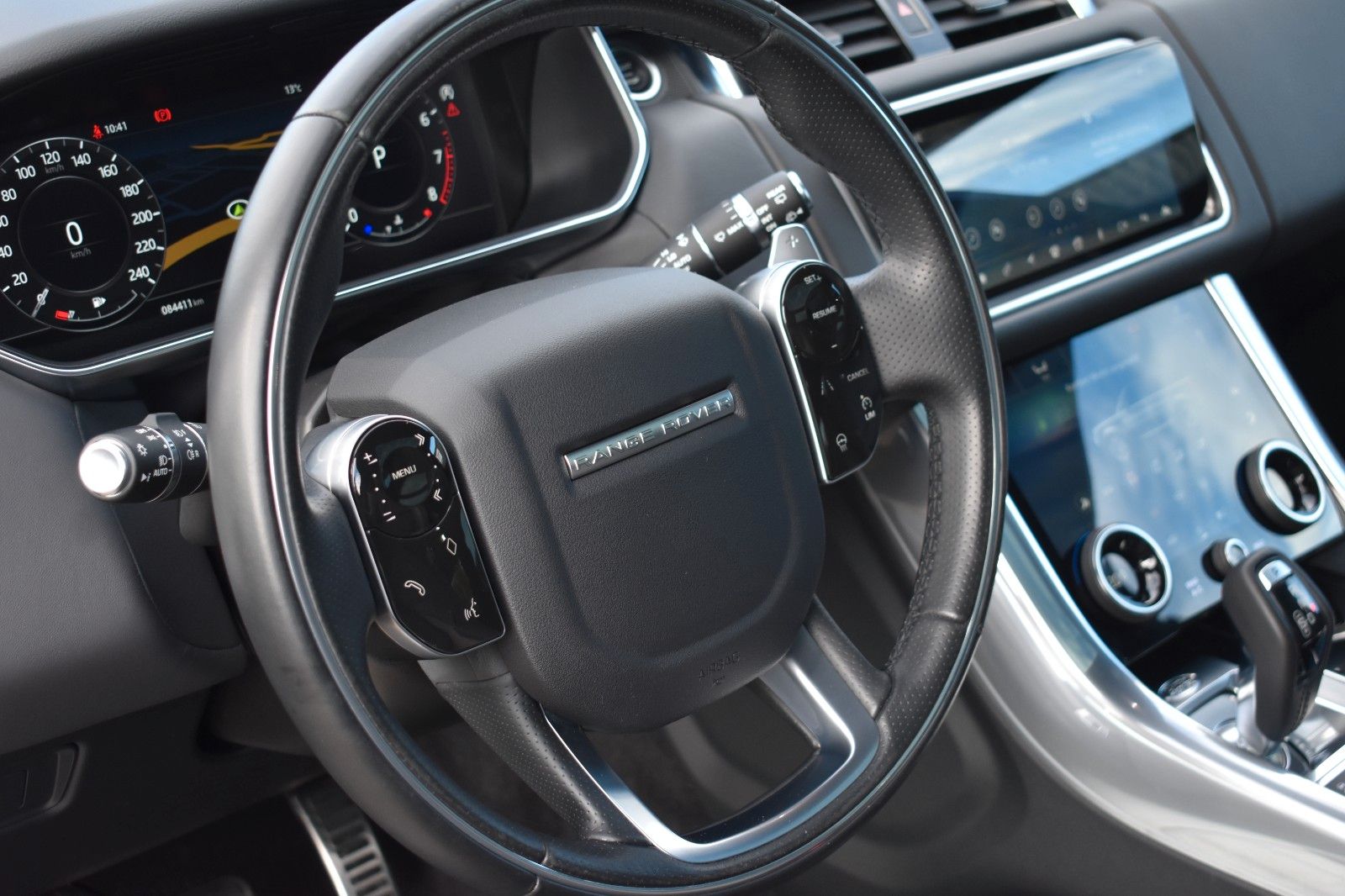 Fahrzeugabbildung Land Rover Range Rover Sport HSE P400 Dynamic Stealt Black