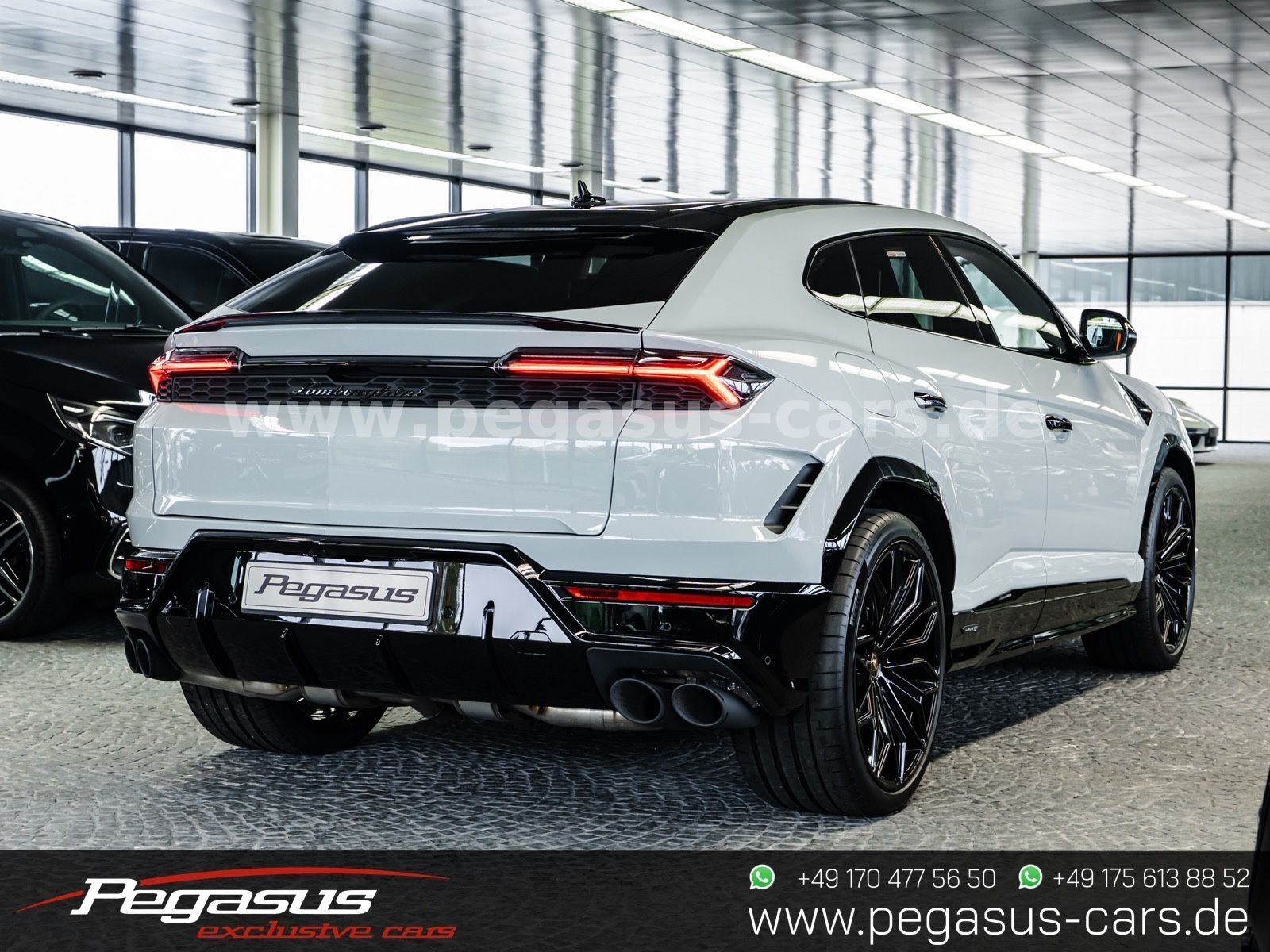 LAMBORGHINI Urus - 5