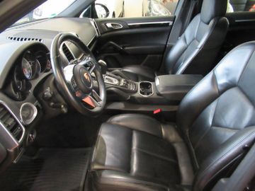 Porsche Cayenne - 4