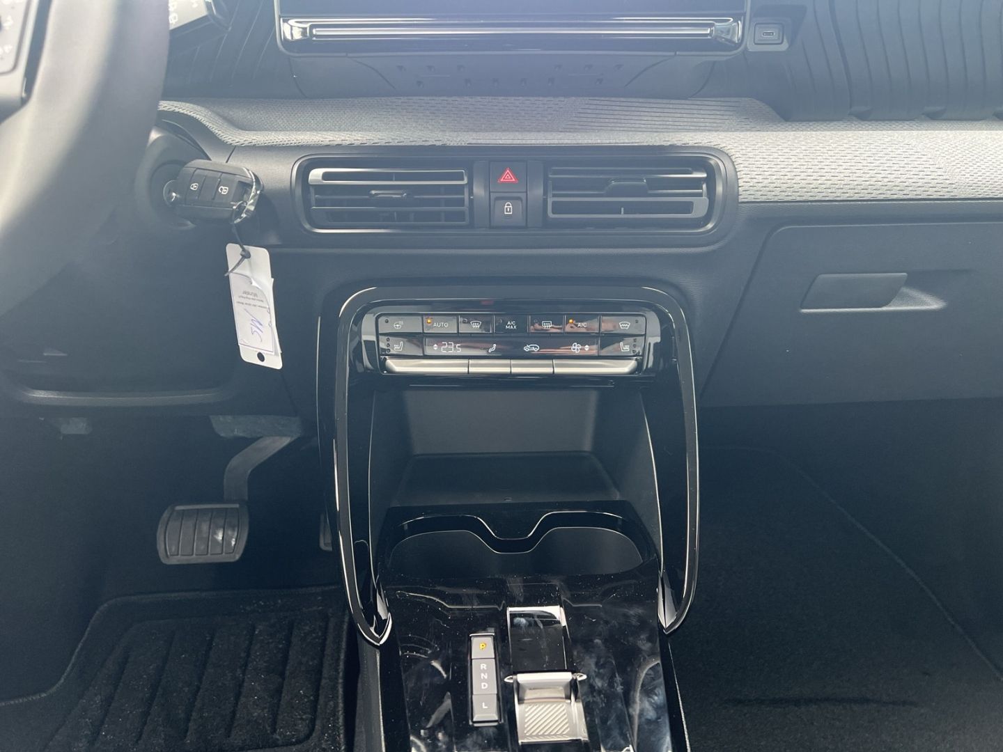 Fahrzeugabbildung Citroën C3 MAX Hybrid 110 Navi SHZ LED CarPlay Notbrems.