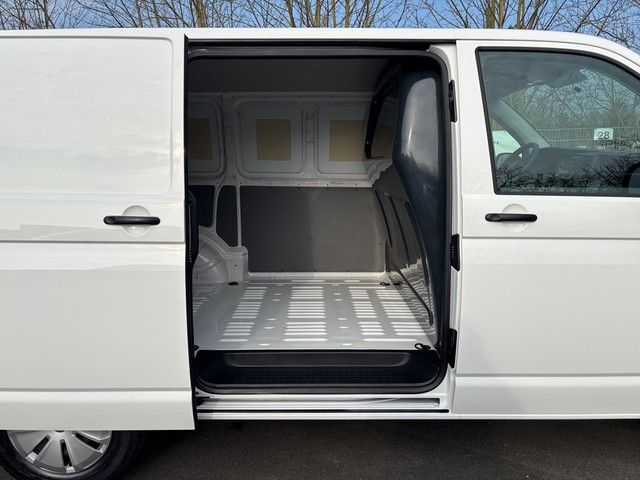 Fahrzeugabbildung Volkswagen T6.1 Transporter Kasten 2.0TDI  EcoProfi AHK+DAB