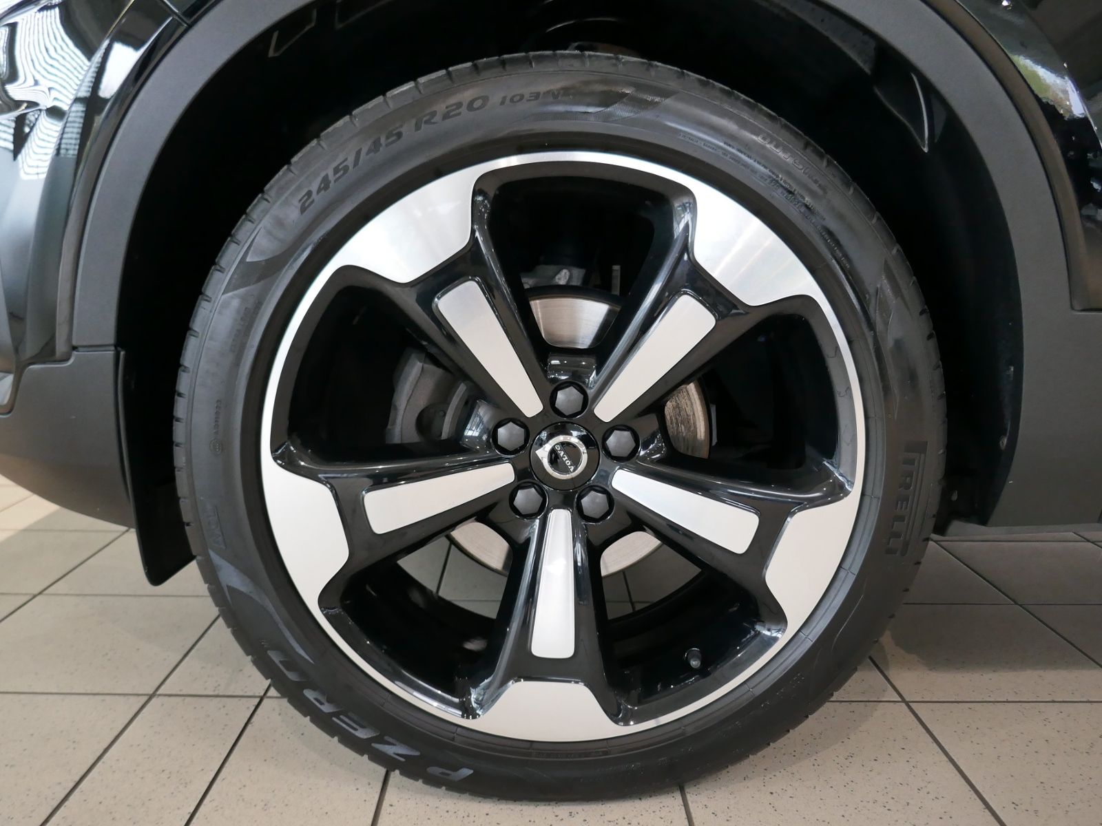 Fahrzeugabbildung Volvo XC40 D3 2WD Momentum Pro | LED AHK PDC GRA