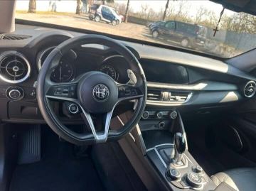 Alfa-Romeo Stelvio - 6