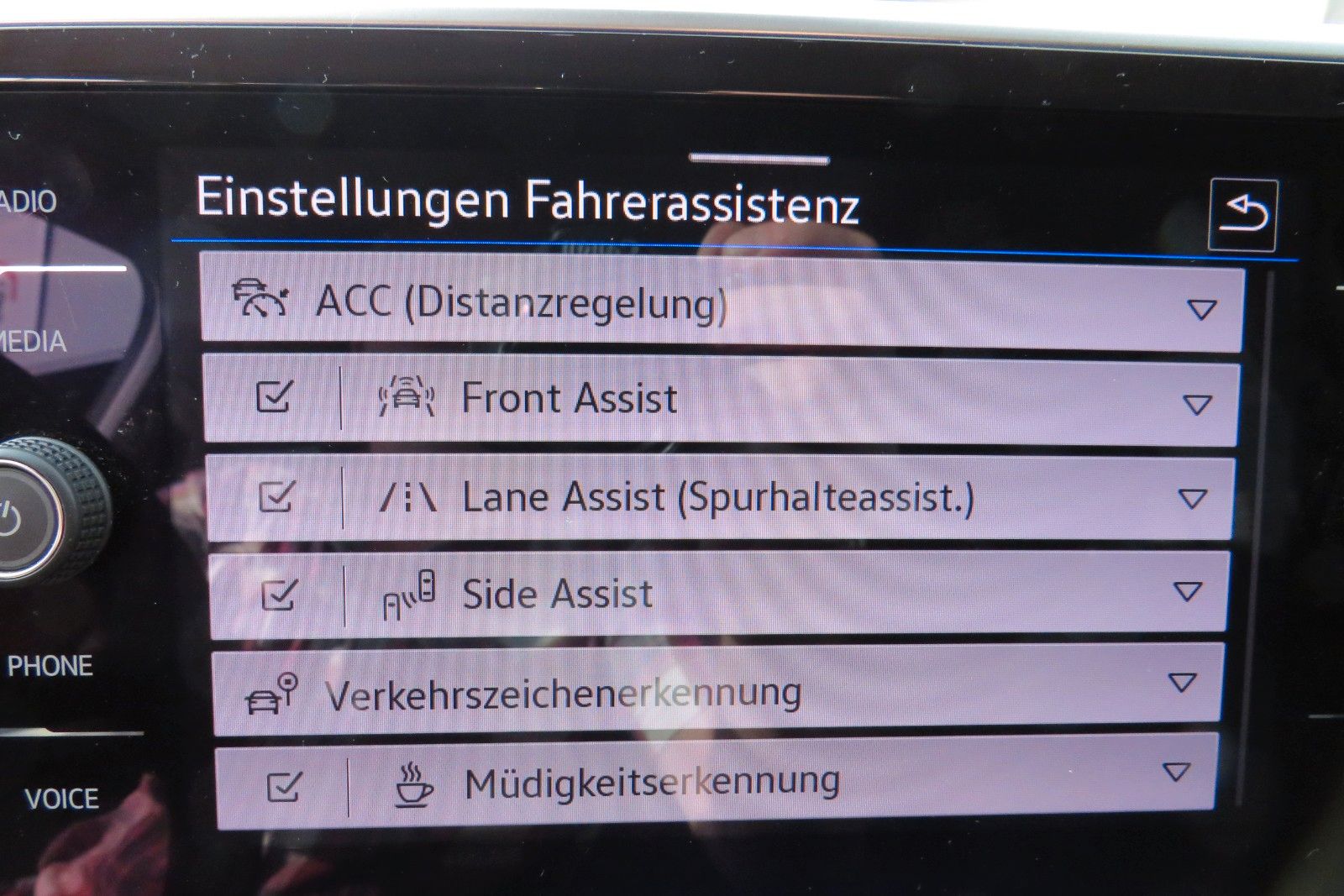 Fahrzeugabbildung Volkswagen T-Roc Style KAMERA ACC NAVI APP SITZH DIGI-COPI