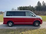 Volkswagen T6 Multivan - rote Volkswagen T6 Multivan