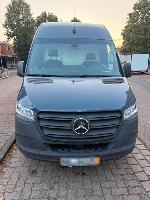 Image of Mercedes-Benz eSprinter