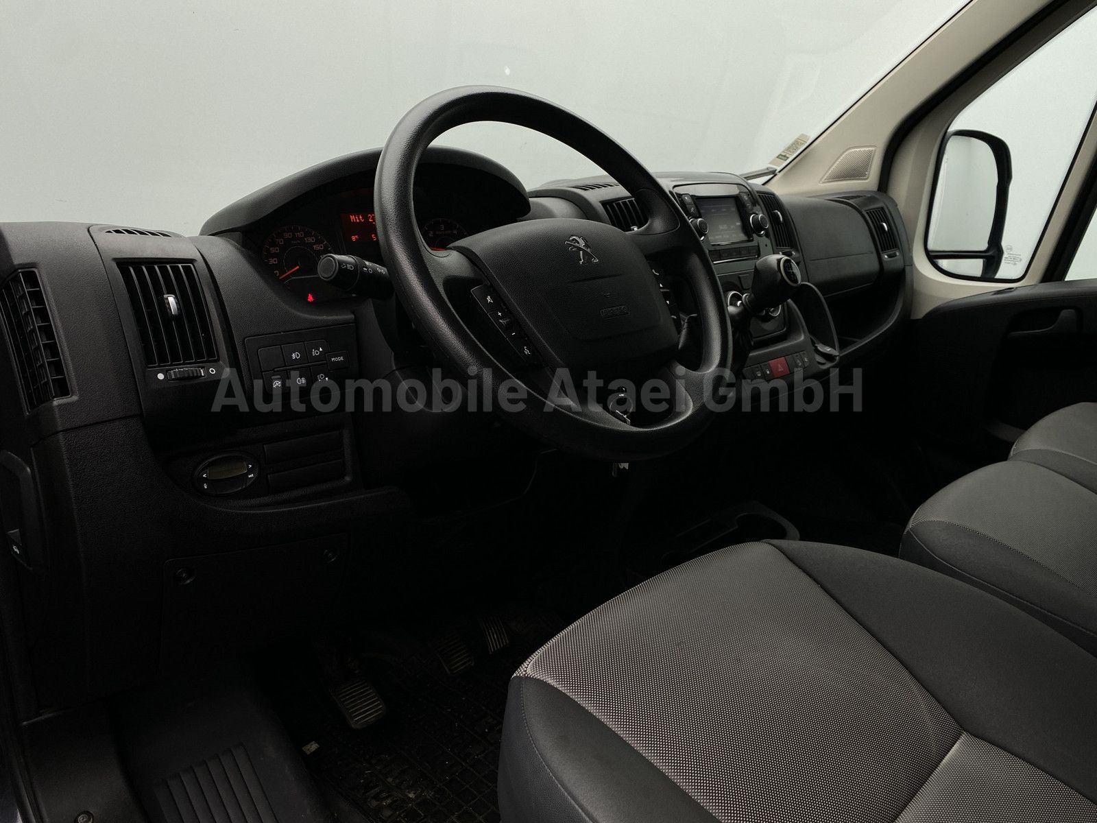 Fahrzeugabbildung Peugeot Boxer 2.2 HDI L1H1 KAMERA+NAVI+STANDHZG. 8265