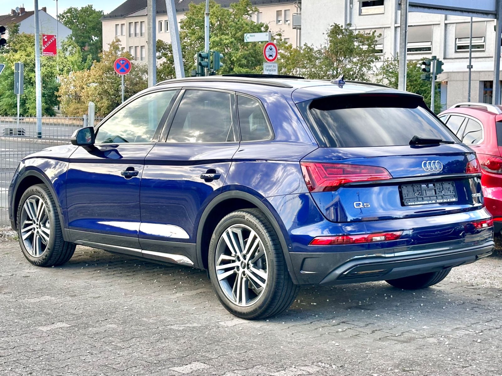 Fahrzeugabbildung Audi Q5 35 TDI *Pano+ACC+Matrix+HUD+360°+Keyless*