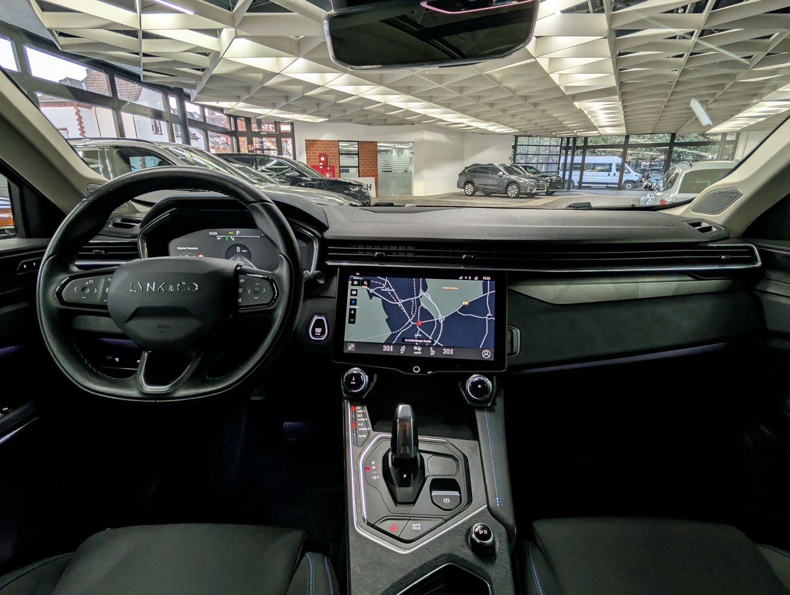 Fahrzeugabbildung Lynk&Co 01 1.5 T HEV ACC PANO APP LED KAM MEMO SHZ 24TKM