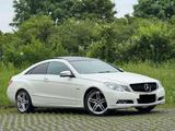 Mercedes-Benz E 200 CGI Coupe BlueEFFICIENCY Automatik Avantga - Mercedes-Benz E 200: Coupé, Cgi