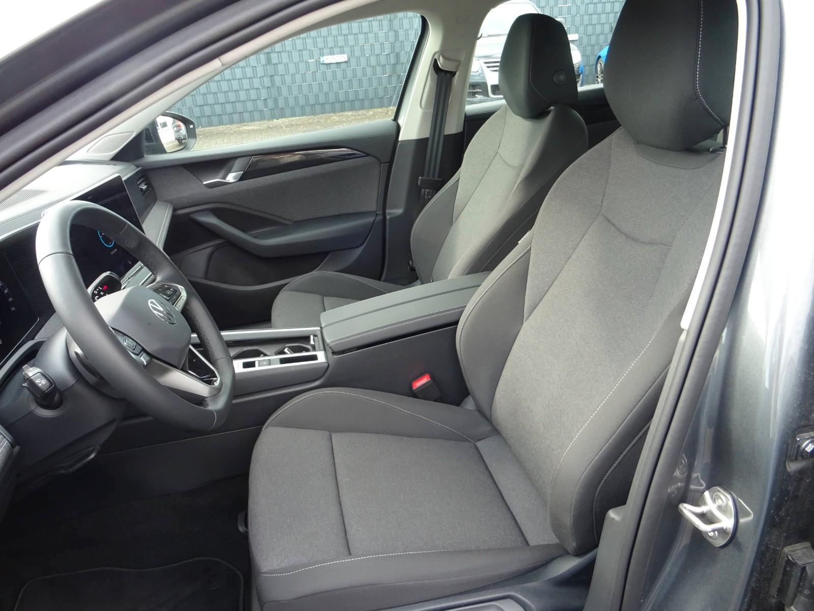 Volkswagen Passat Variant 1.5 eTSI 110 kW DSG LED PDC SHZ