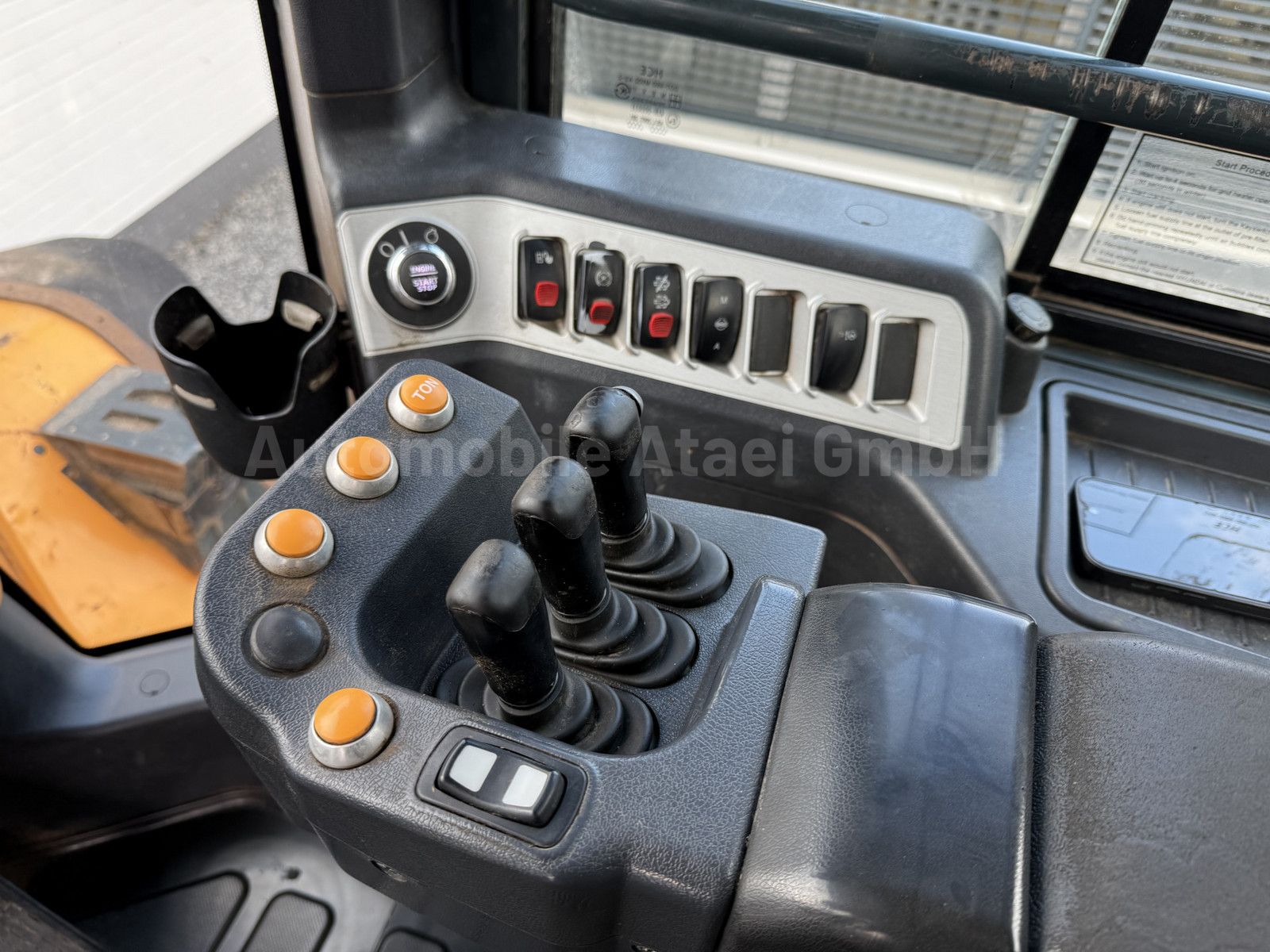 Fahrzeugabbildung Hyundai HL 965 (0067)
