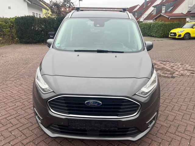 FORD Tourneo