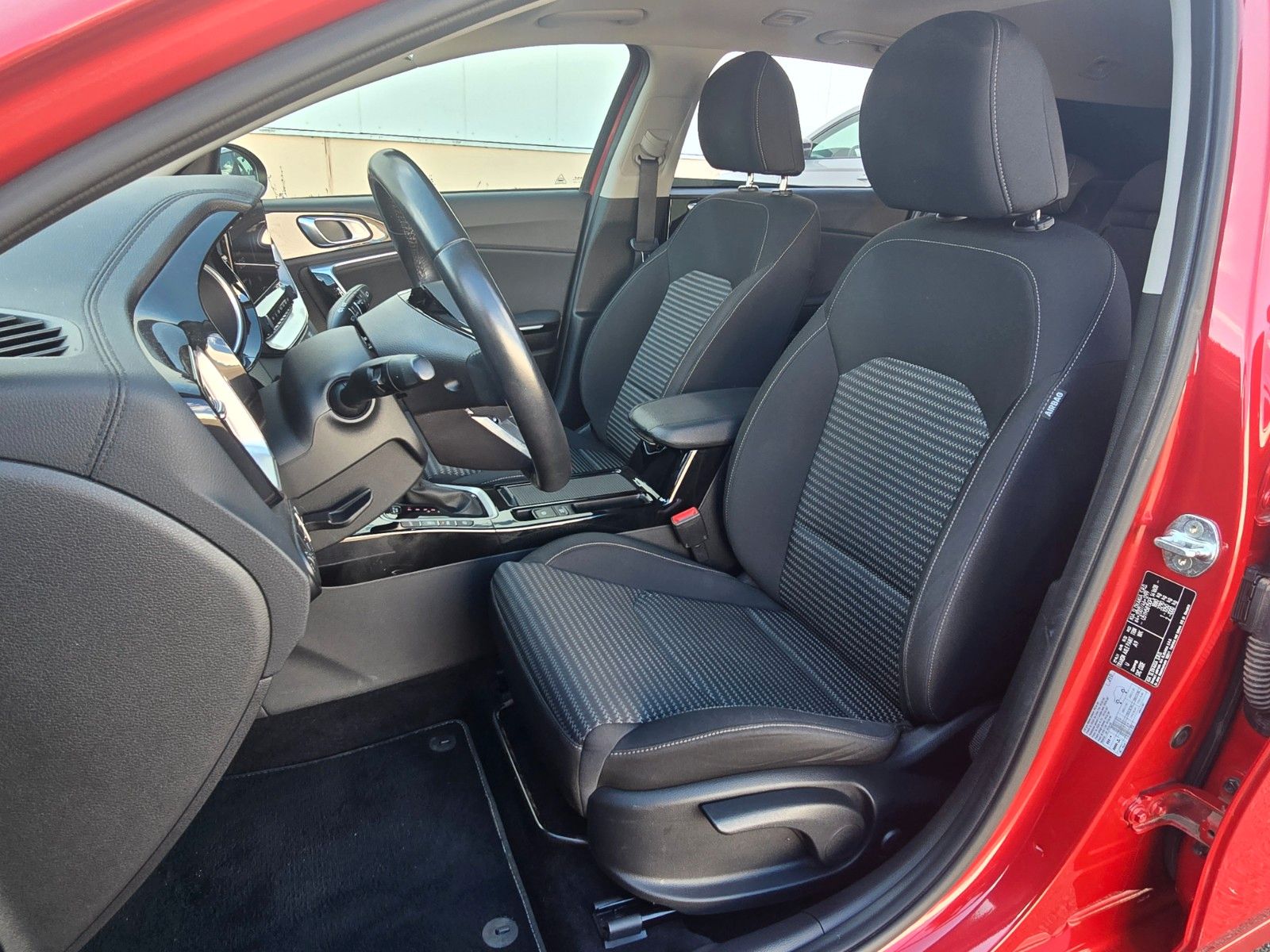 Fahrzeugabbildung Kia Ceed Sportswagon 1.5 T-GDI DCT Spirit Glasdach