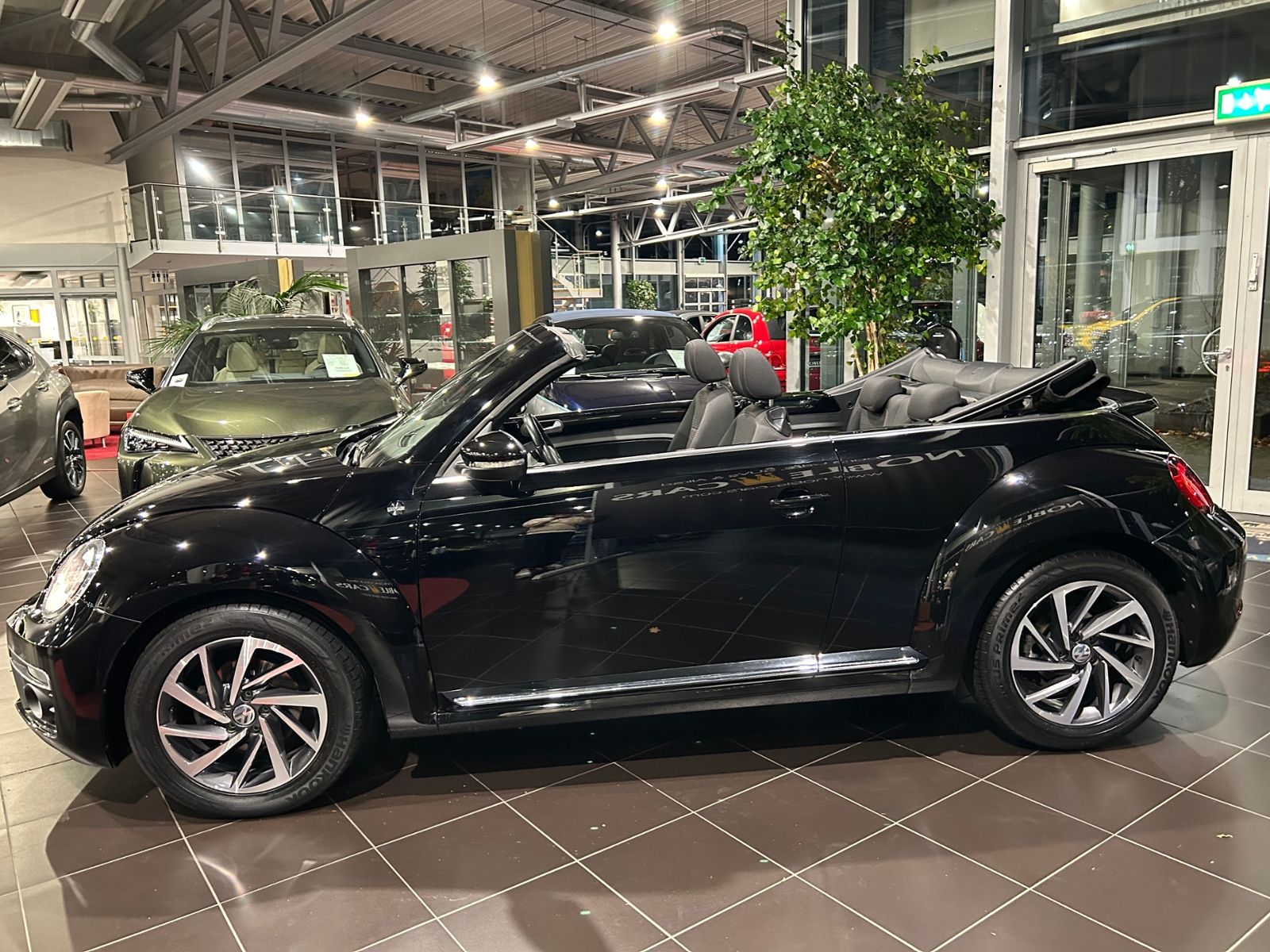 Fahrzeugabbildung Volkswagen Beetle Cabriolet Design BMT NAVI LEDER
