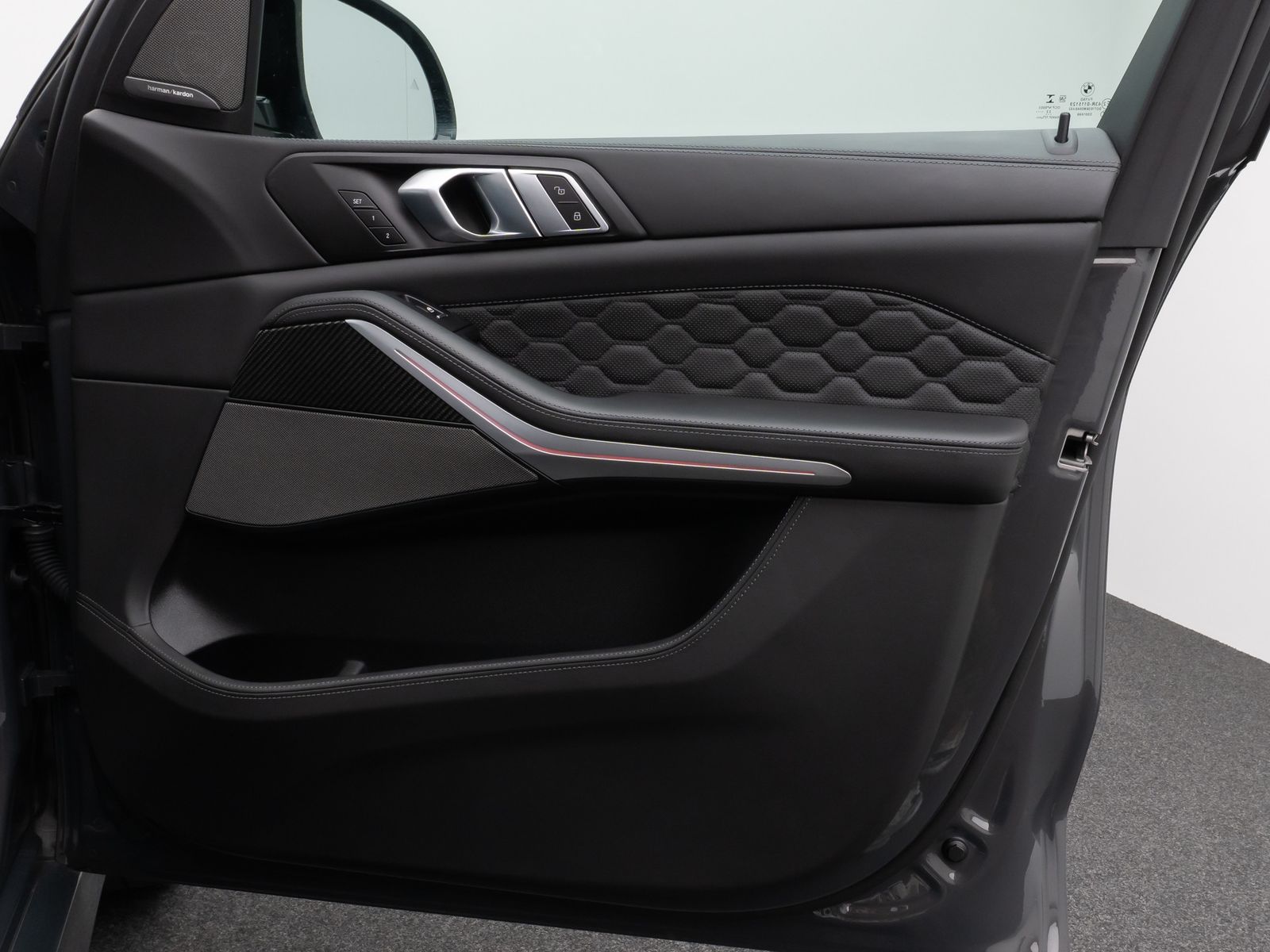 Fahrzeugabbildung BMW X5 M Competition Panorama Laser 360°DAB DisplKey