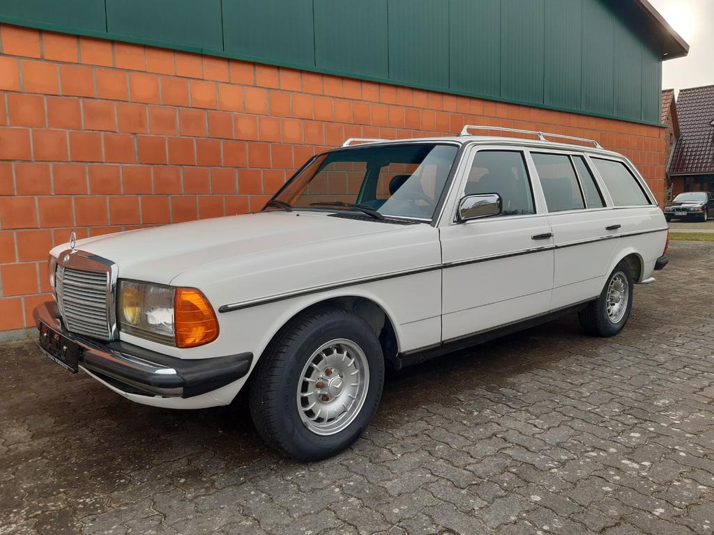 Mercedes-Benz 240