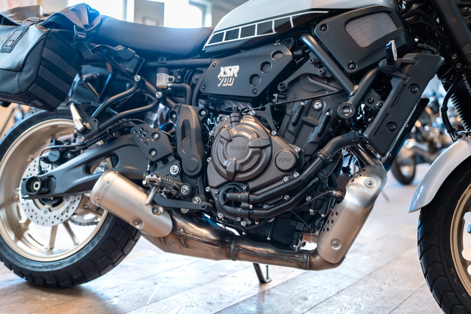 Fahrzeugabbildung Yamaha XSR 700 2023 Legacy  incl. Satteltaschen