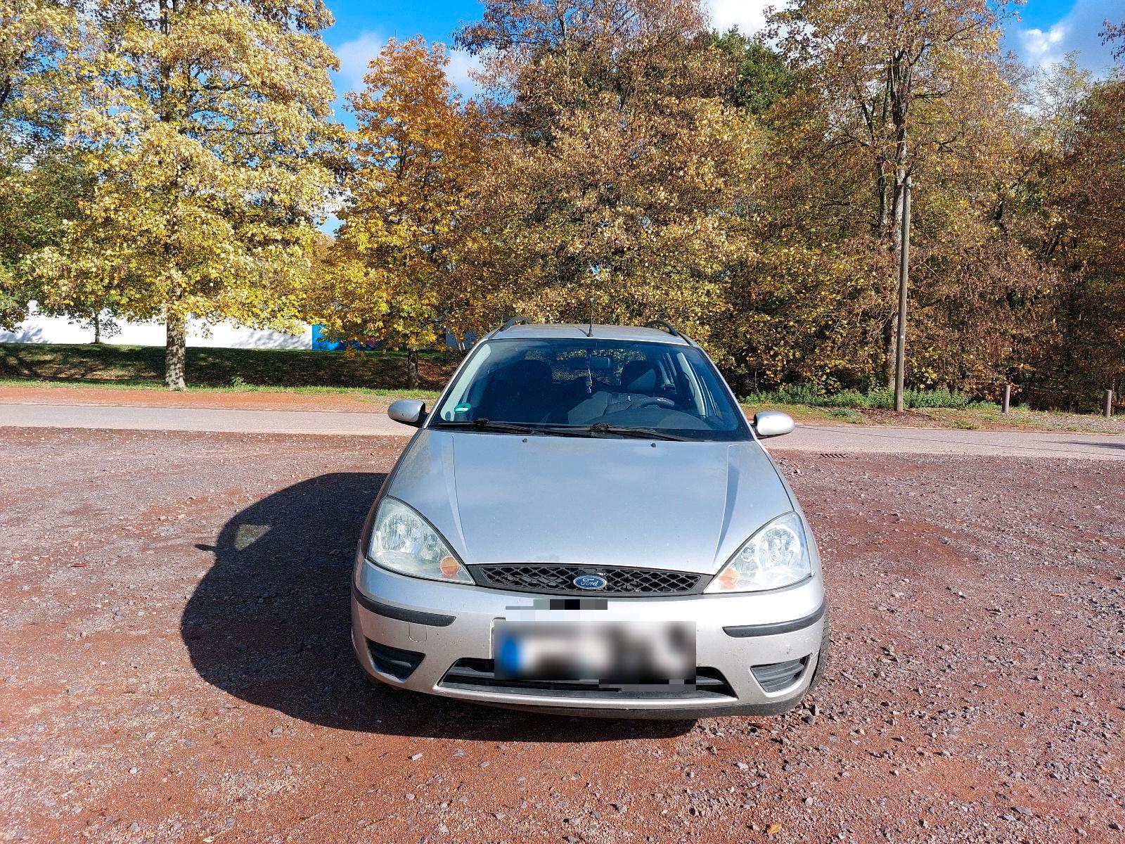 Ford Focus 2004 — rear view