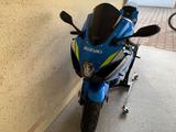 Suzuki GSX-R 1000 - SUZUKI GSX 1000