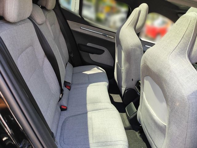 VOLVO EX30 (Bild 18 von Array)