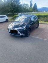 Toyota Aygo (X) 1,0 x-Play touch - Toyota Aygo (X) in Köln