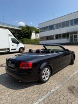 Audi A4 2.0 TDI (DPF) multitronic Cabriolet - - mit Diesel-Antrieb: Violett, Cabrio