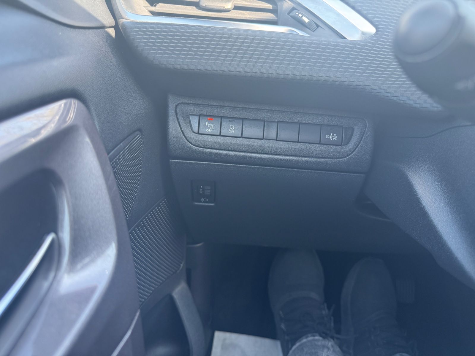 Fahrzeugabbildung Peugeot 2008 Active Klimaanlage