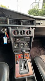 Mercedes-Benz 190E 2.5-16 V - Mercedes-Benz 190 mit Benzin-Antrieb: Limousine, 2.5