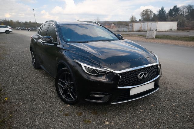 INFINITI Q30