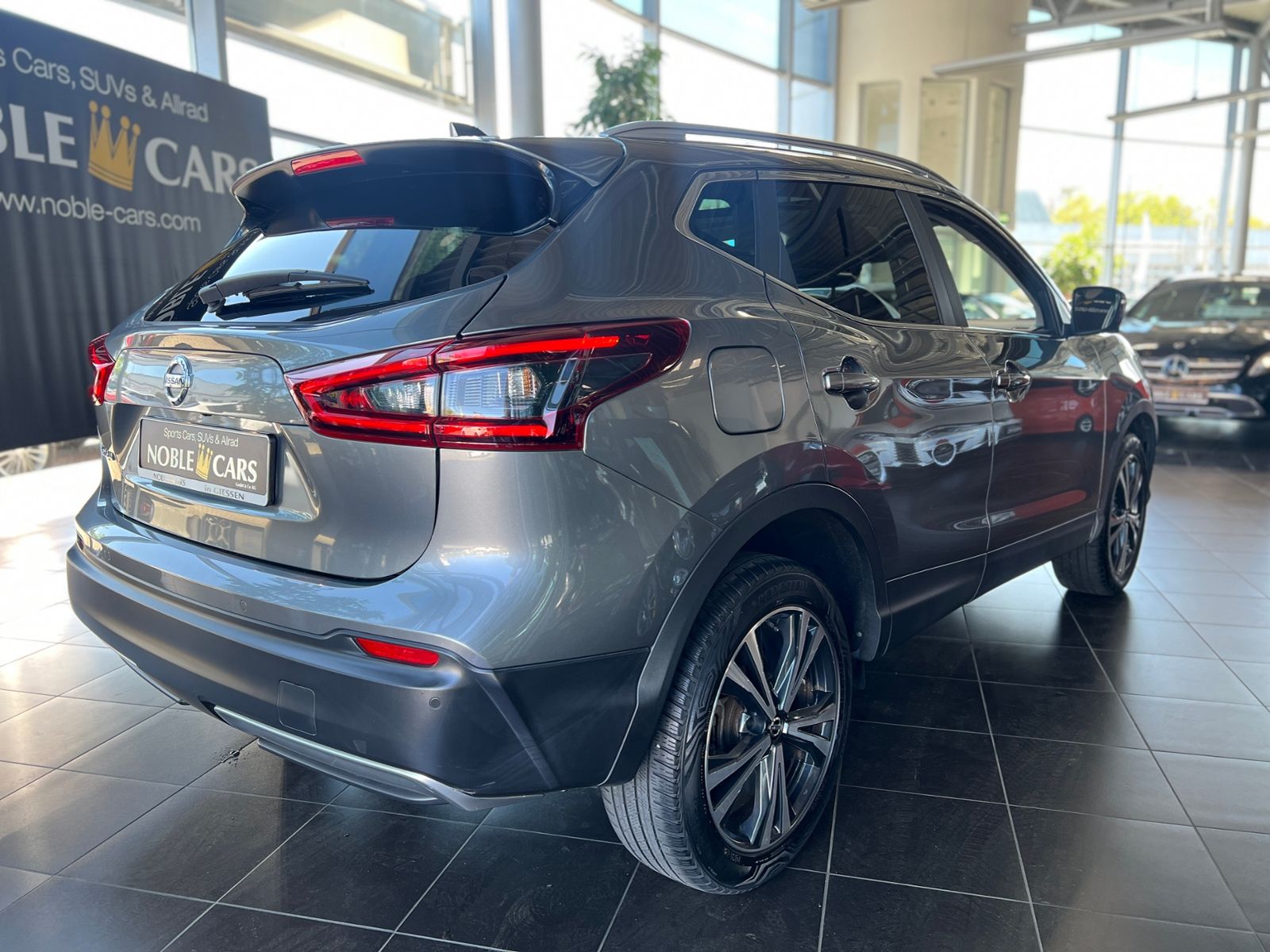 Fahrzeugabbildung Nissan Qashqai Zama PANO 360° NAV SHZ ALU