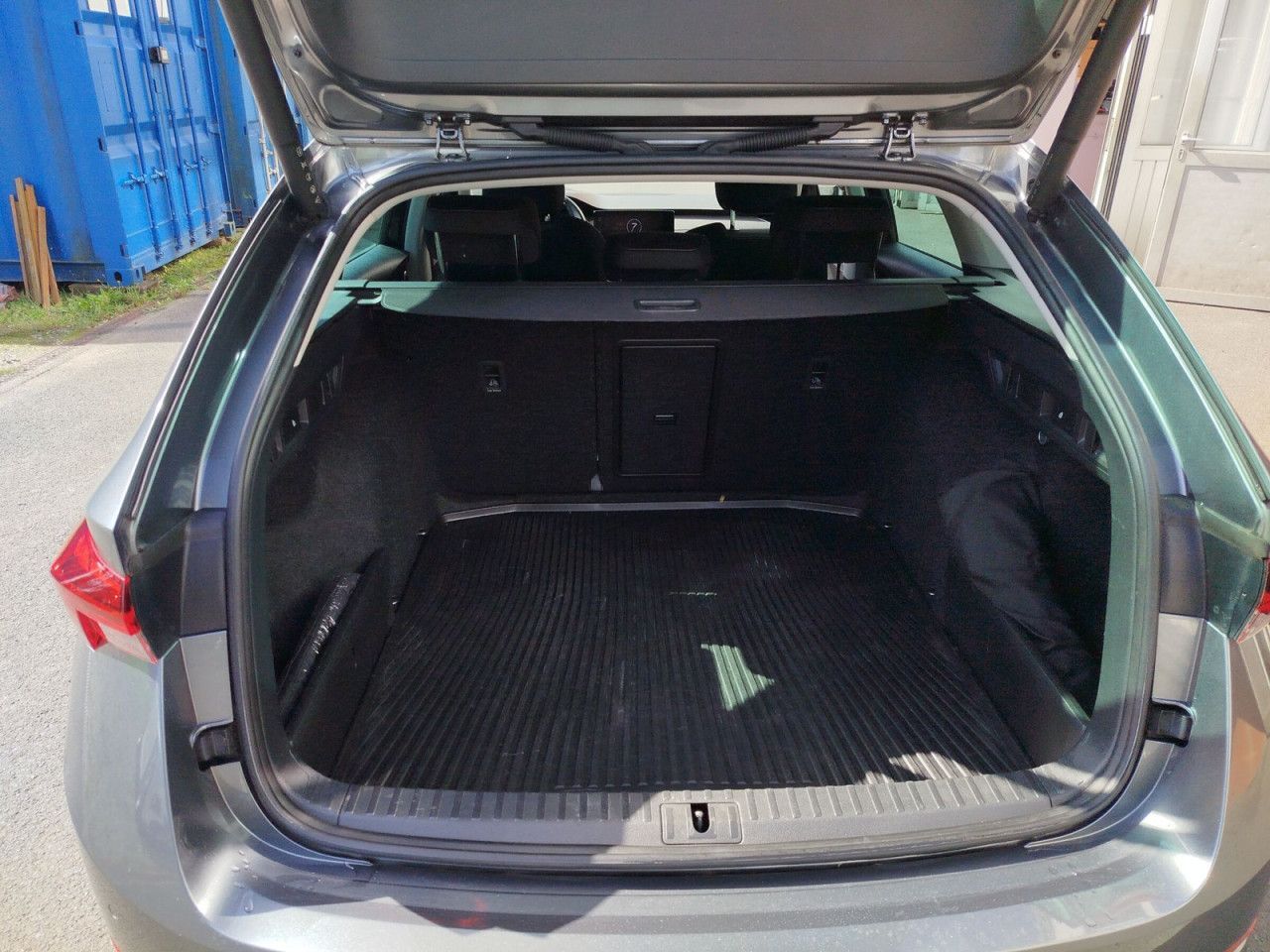 Fahrzeugabbildung SKODA Octavia Combi Style TD110/2.0A7F, Navi, ACC