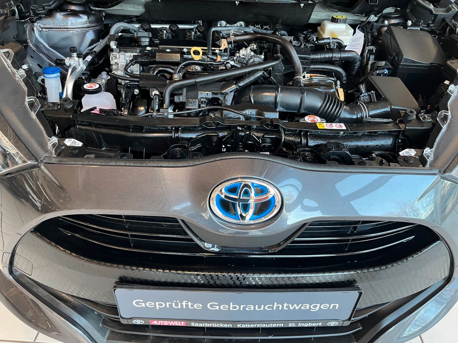 Fahrzeugabbildung Toyota Yaris Hybrid Team Deutschland / Comfort-Paket