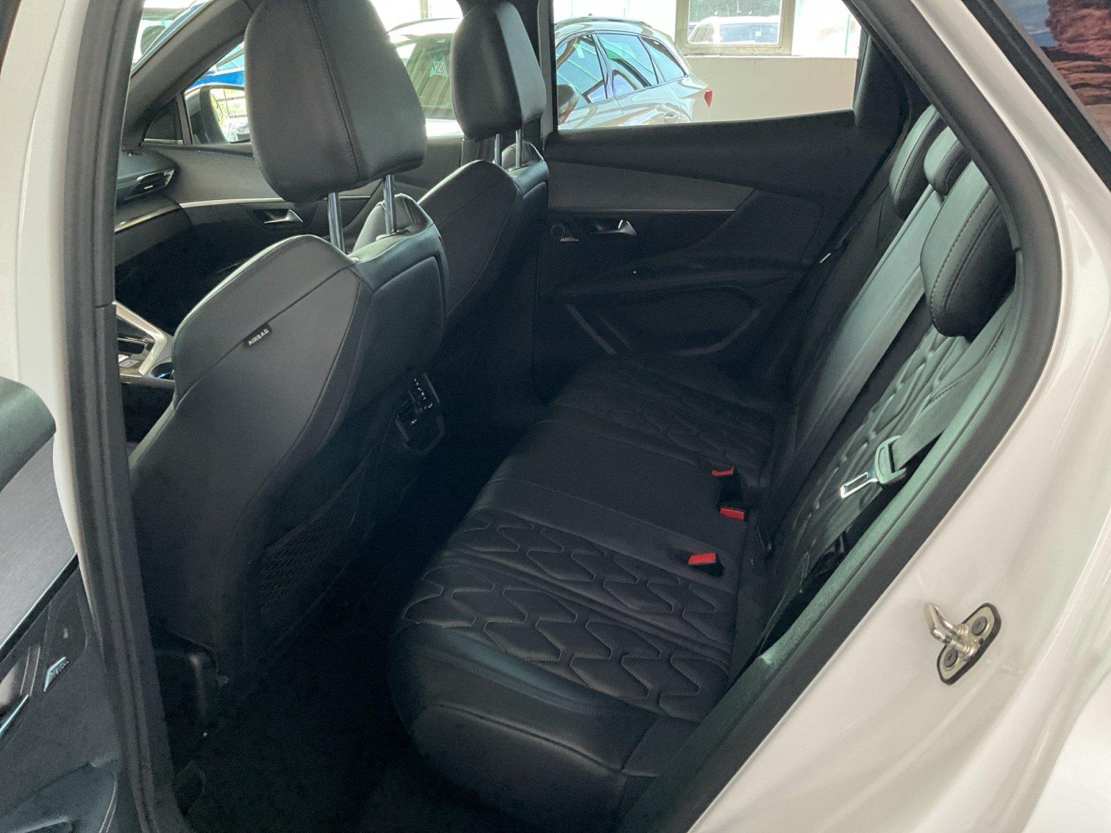 Peugeot 3008 2.0 BlueHDi 180 GT AHK+LED+19Z LM-FELGEN