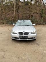 BMW 523i A - - BMW 523 aus 2005: 523i