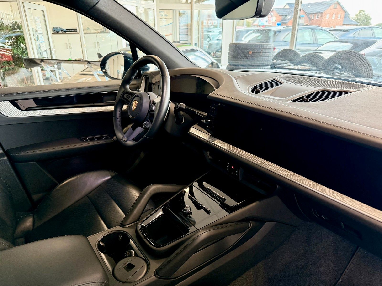 Fahrzeugabbildung Porsche Cayenne V6 Luftfederung/Panorama/HeadUP/BOSE