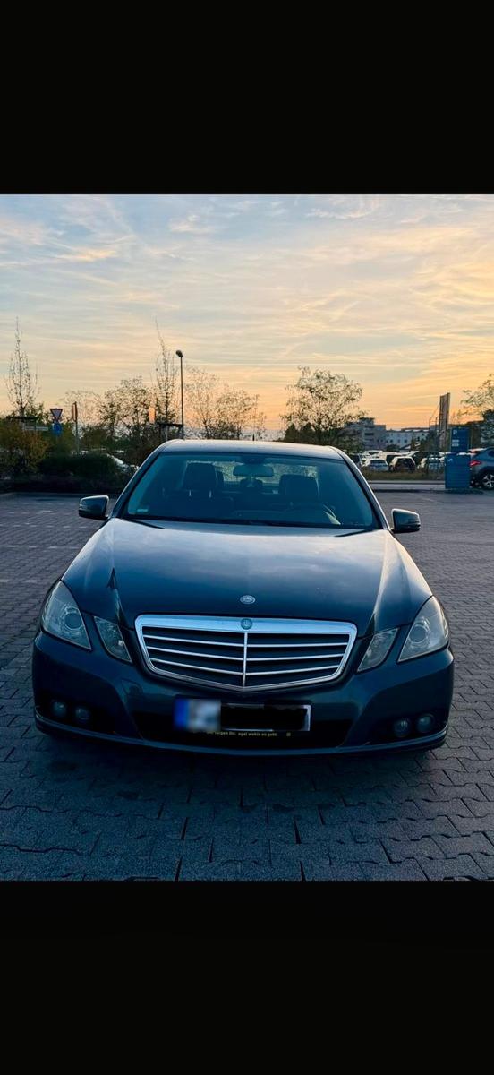 Mercedes-Benz E 220