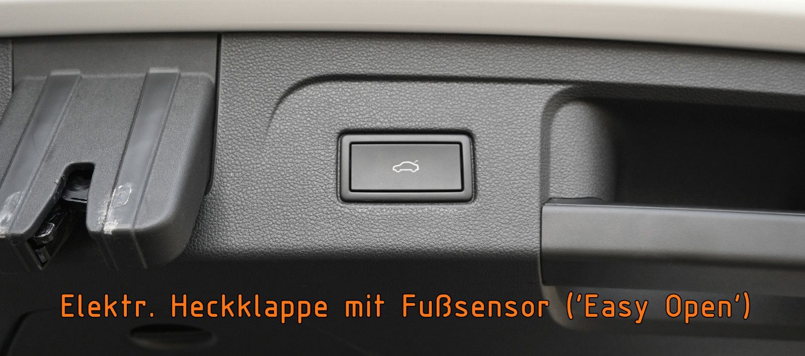 Fahrzeugabbildung Volkswagen Touran 2.0 TDI DSG °ACC°AHK°PANO°STANDHEIZ°7-SI°