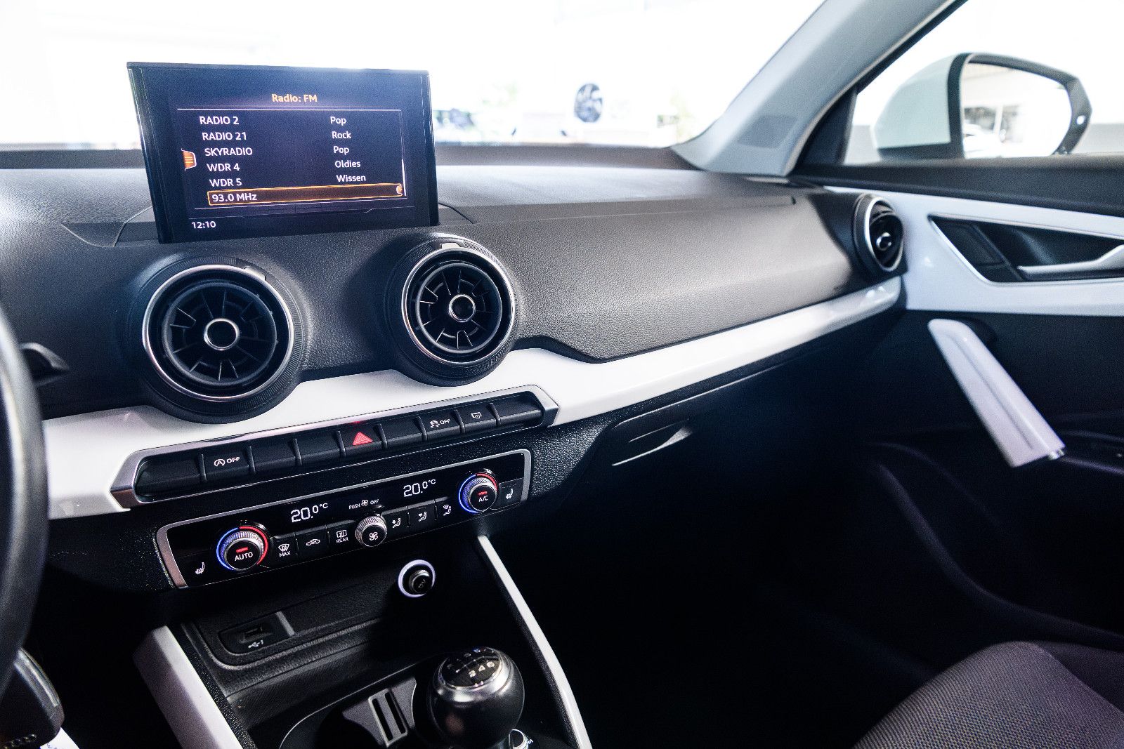 Fahrzeugabbildung Audi Q2 sport 1.6 TDI +LED +Bluetooth
