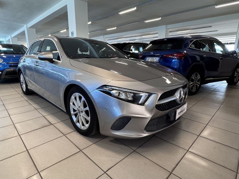 Mercedes-Benz Classe A A 180 Automatic Sport imagem 2