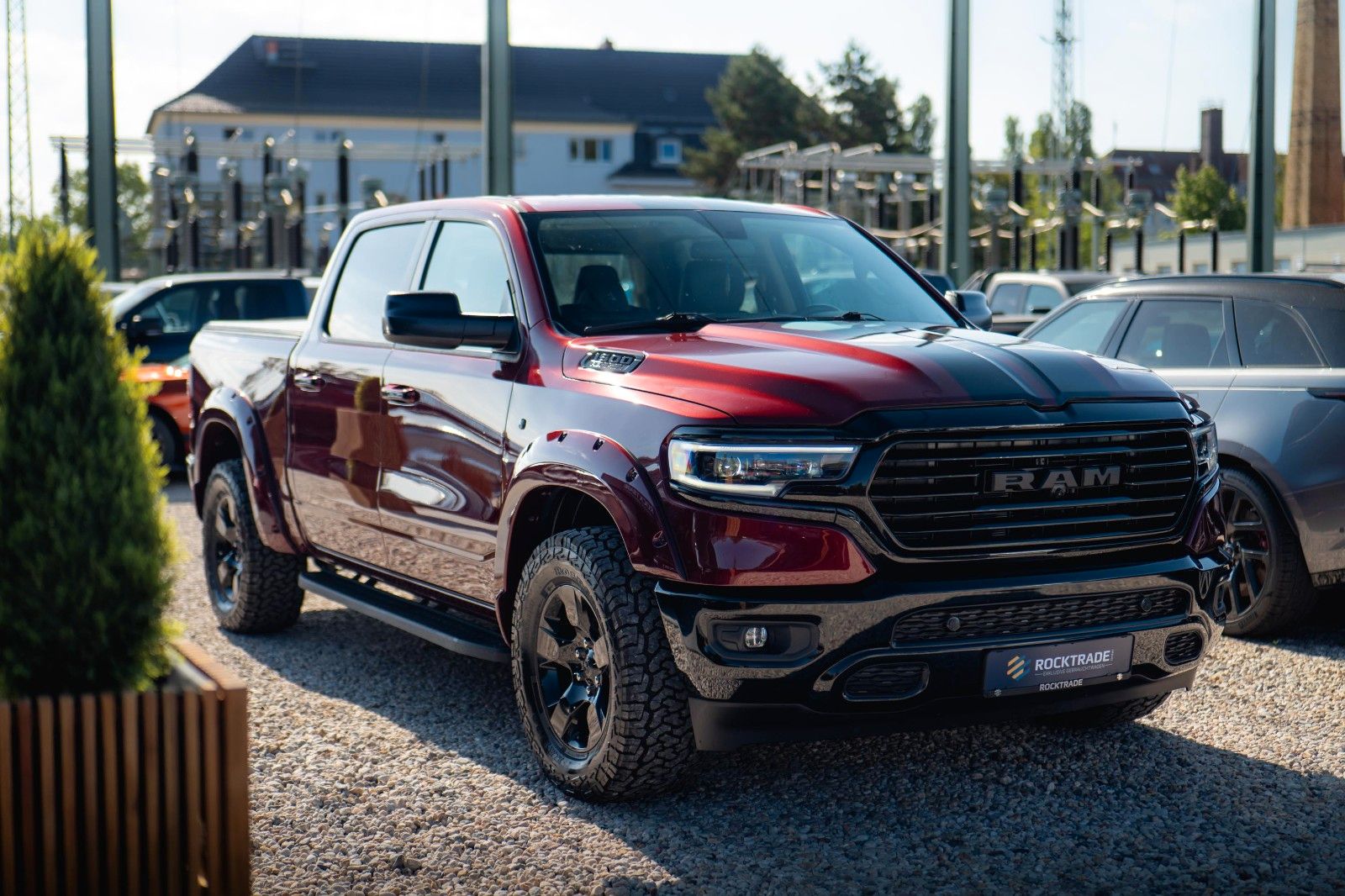 Fahrzeugabbildung Dodge RAM 5.7 V8 HEMI 4x4 OFFROAD Night Limited 19%