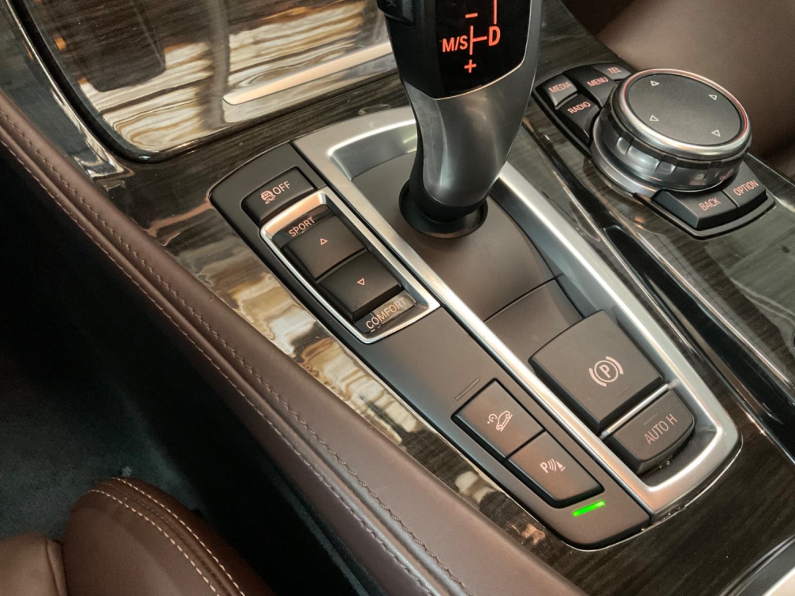BMW 530d xDrive/Leder/Nav/Pano/SH/HeadUp/Inno Paket