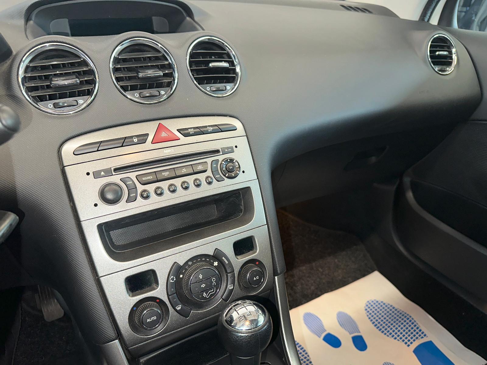 Peugeot 308 2009 — photo 13